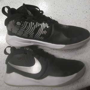 Boys Youth Nike Hustle D9 Basketball shoes